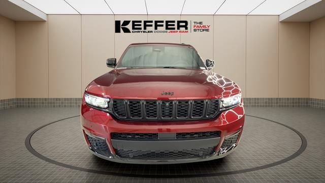 Used 2025 Jeep Grand Cherokee L Limited w/ Luxury Tech Group II RWD image 9