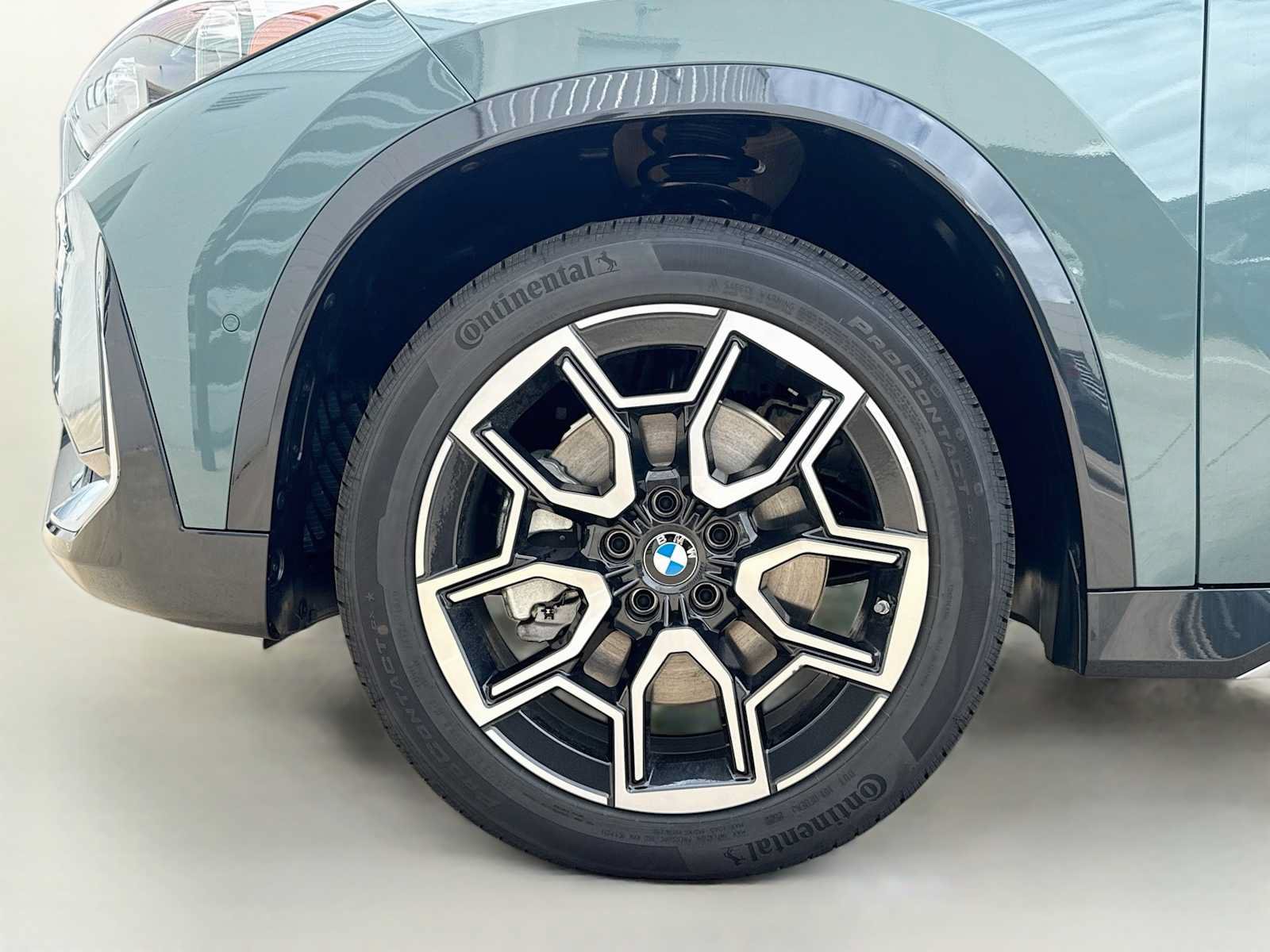 New 2027 BMW X1 xDrive28i AWD/4WD image 6