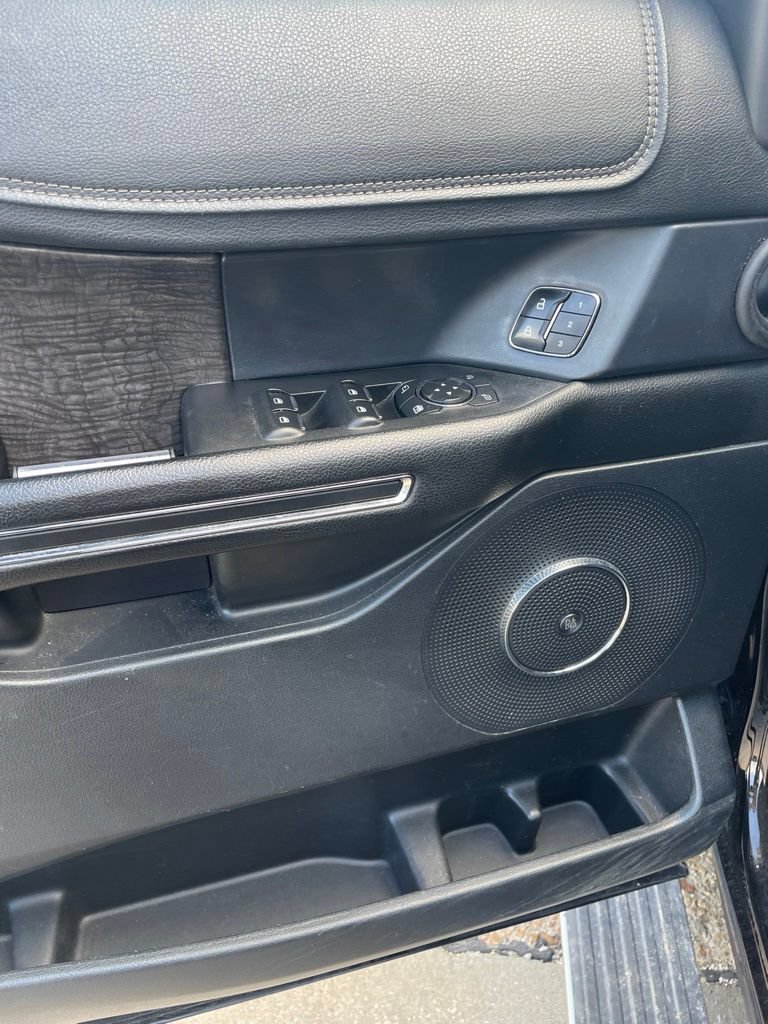 Used 2019 Ford Expedition Max Limited w/ Equipment Group 301A RWD image 10