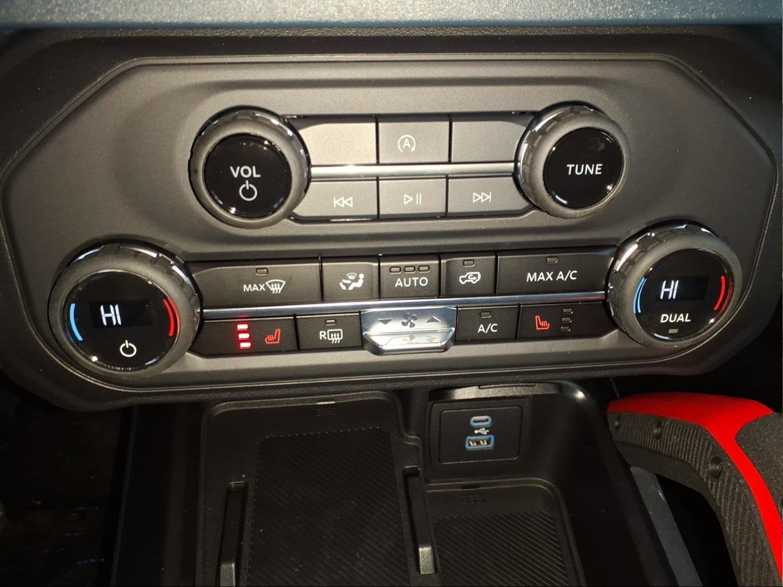 New 2025 Ford Bronco Heritage Edition image 8