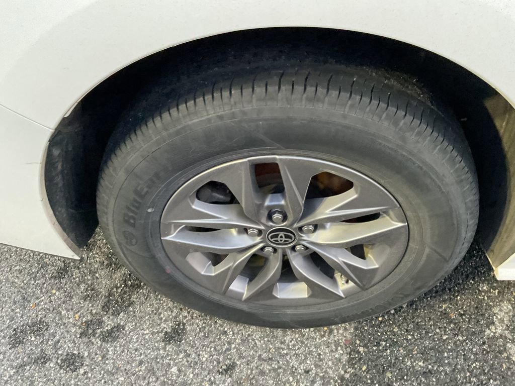 Used 2024 Toyota Sienna LE image 10