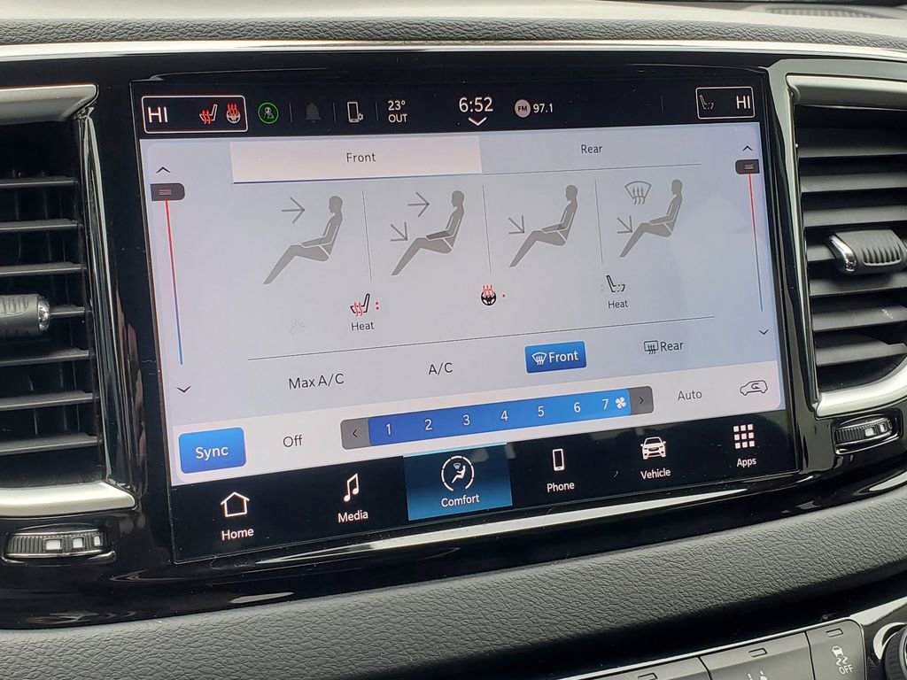 Used 2023 Chrysler Pacifica Touring-L image 27