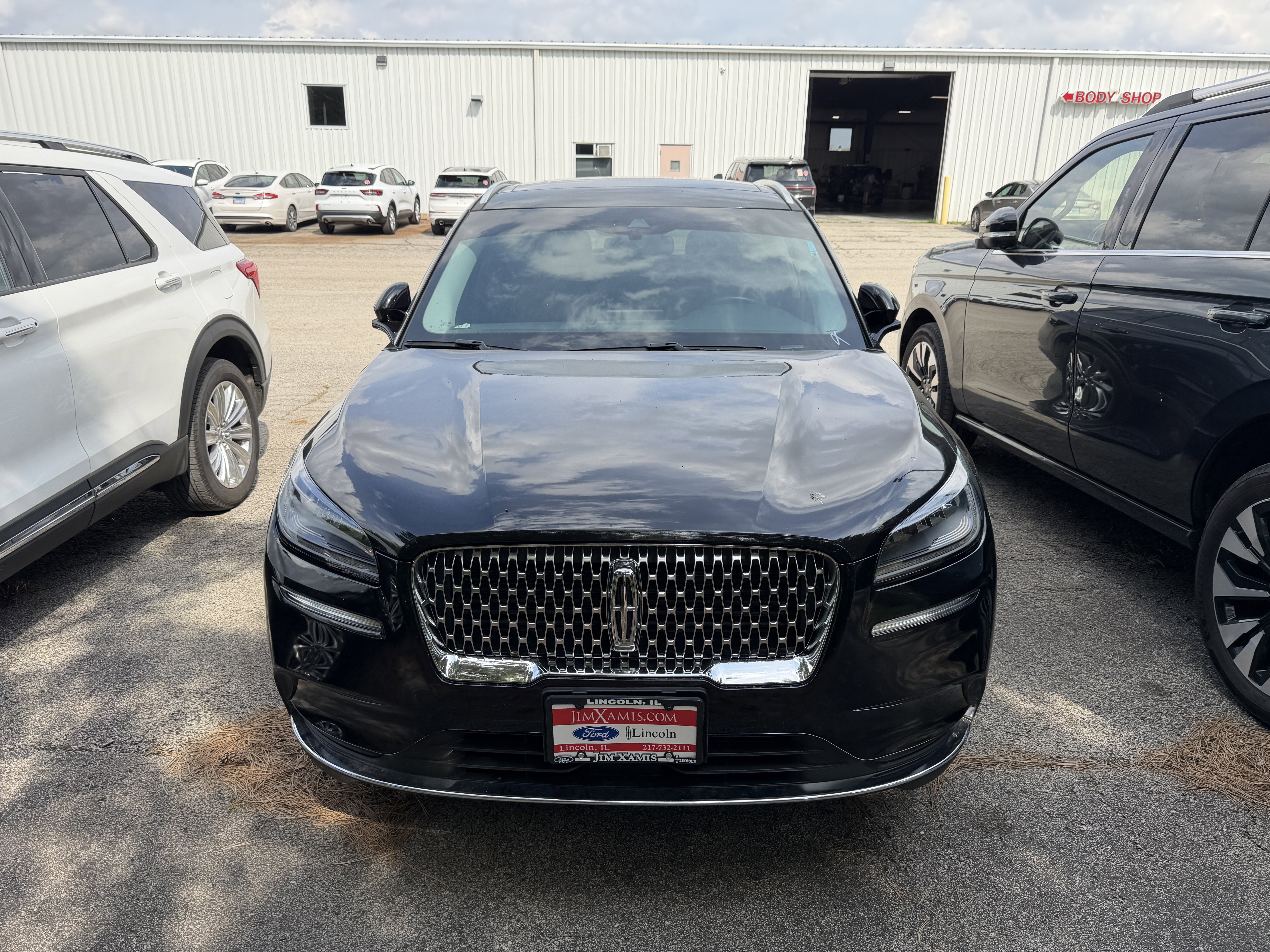 Used 2021 Lincoln Corsair AWD w/ Premium Package image 2