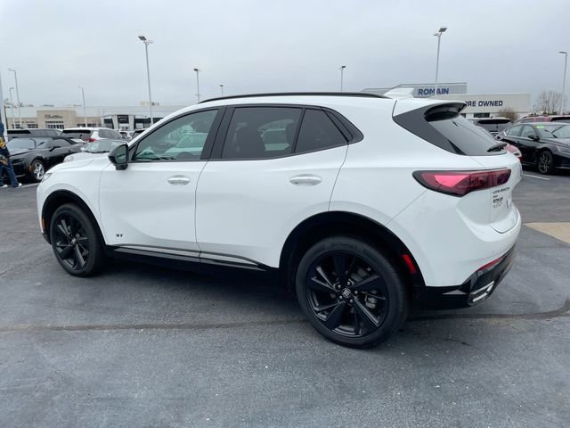 Used 2025 Buick Envision Sport Touring AWD/4WD image 3
