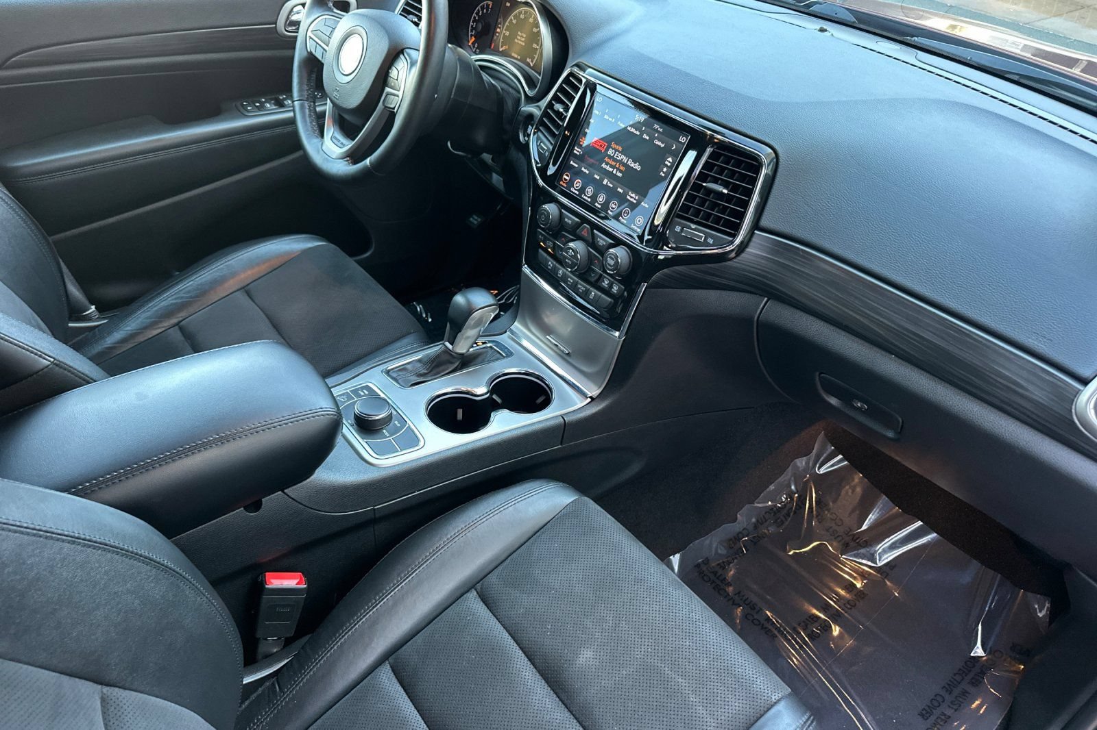 Used 2022 Jeep Grand Cherokee Laredo X AWD/4WD image 16