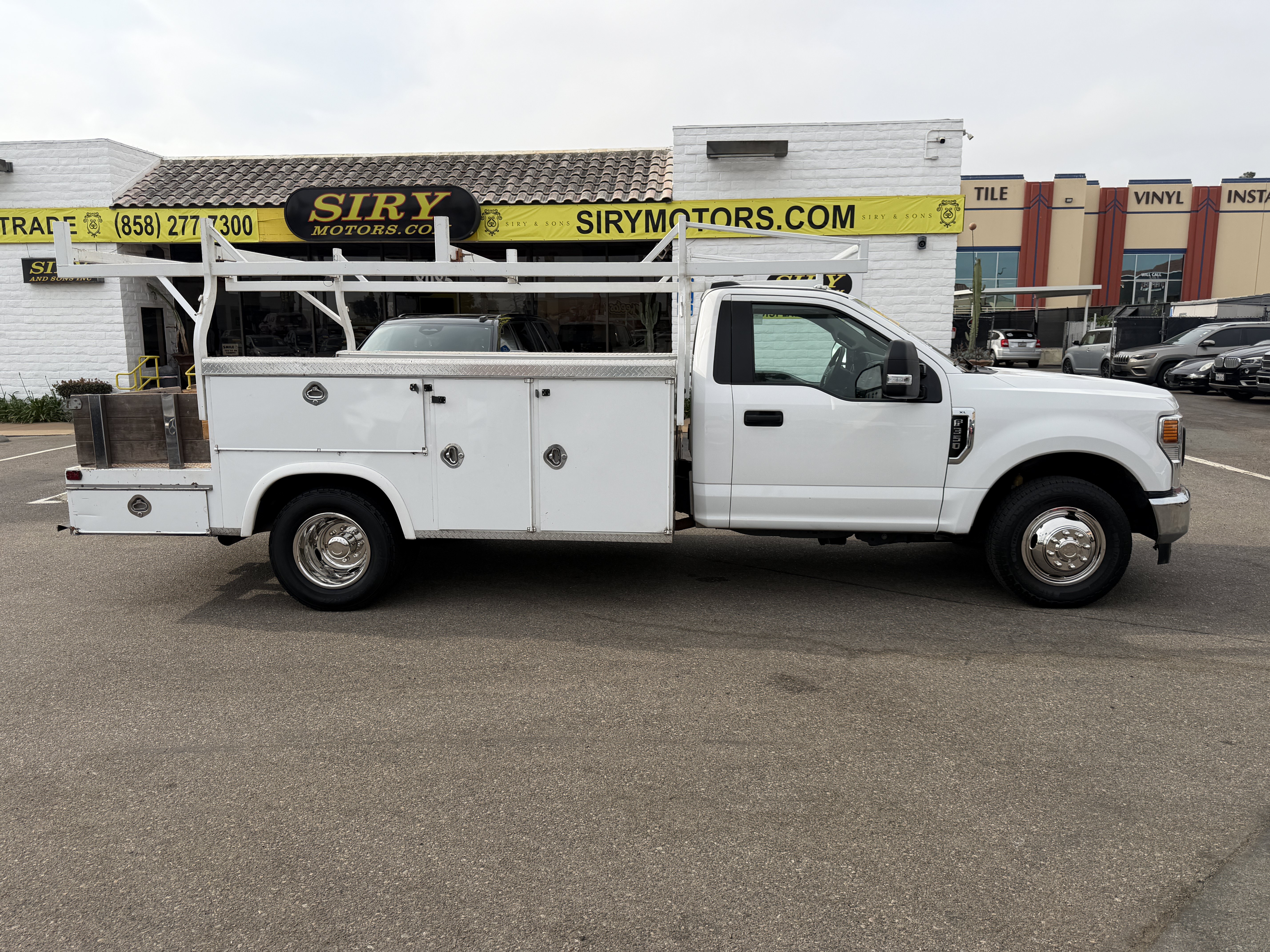 Used 2020 Ford F350 XL w/ Power Equipment Group RWD image 2