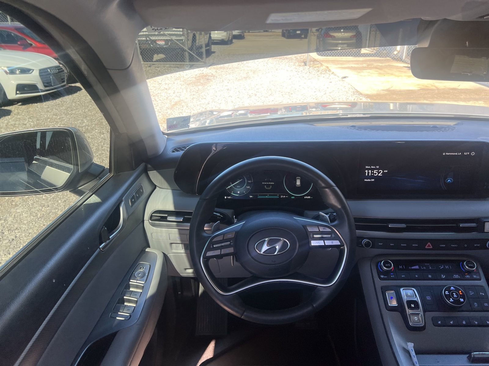 Used 2023 Hyundai Palisade SEL w/ Premium Package image 11