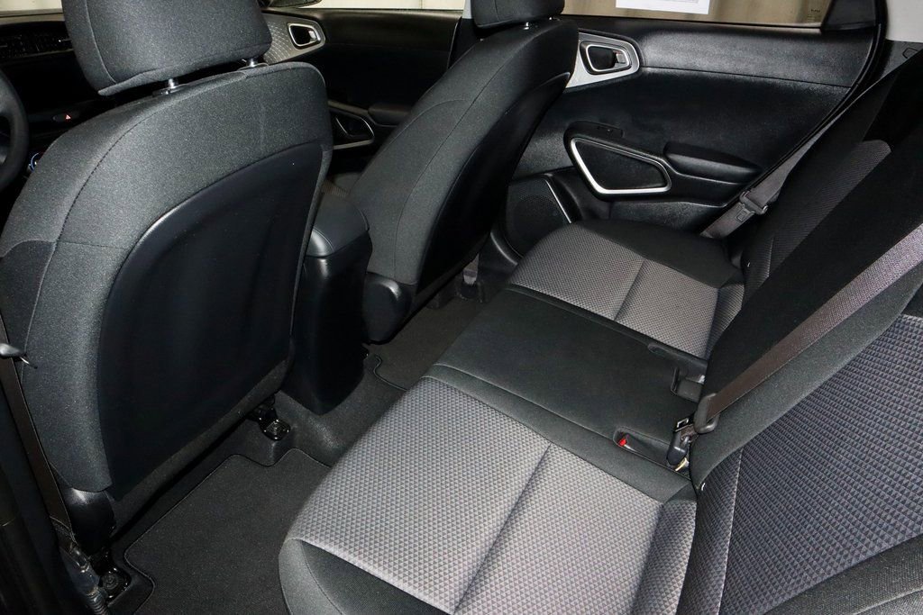 Used 2025 Kia Soul LX image 20
