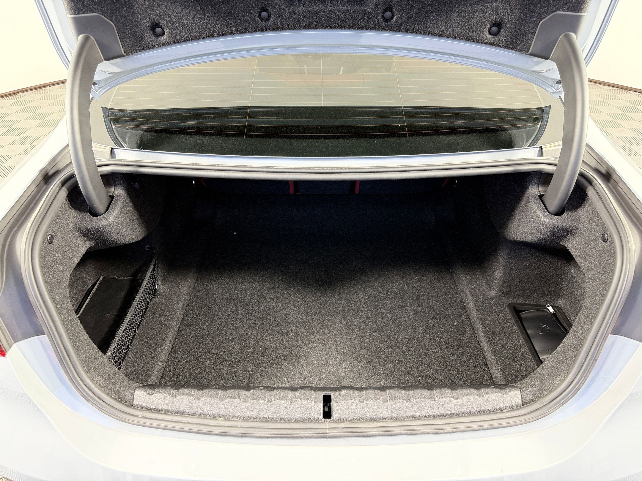 Certified 2025 BMW 430i Coupe w/ M Sport Package RWD image 30