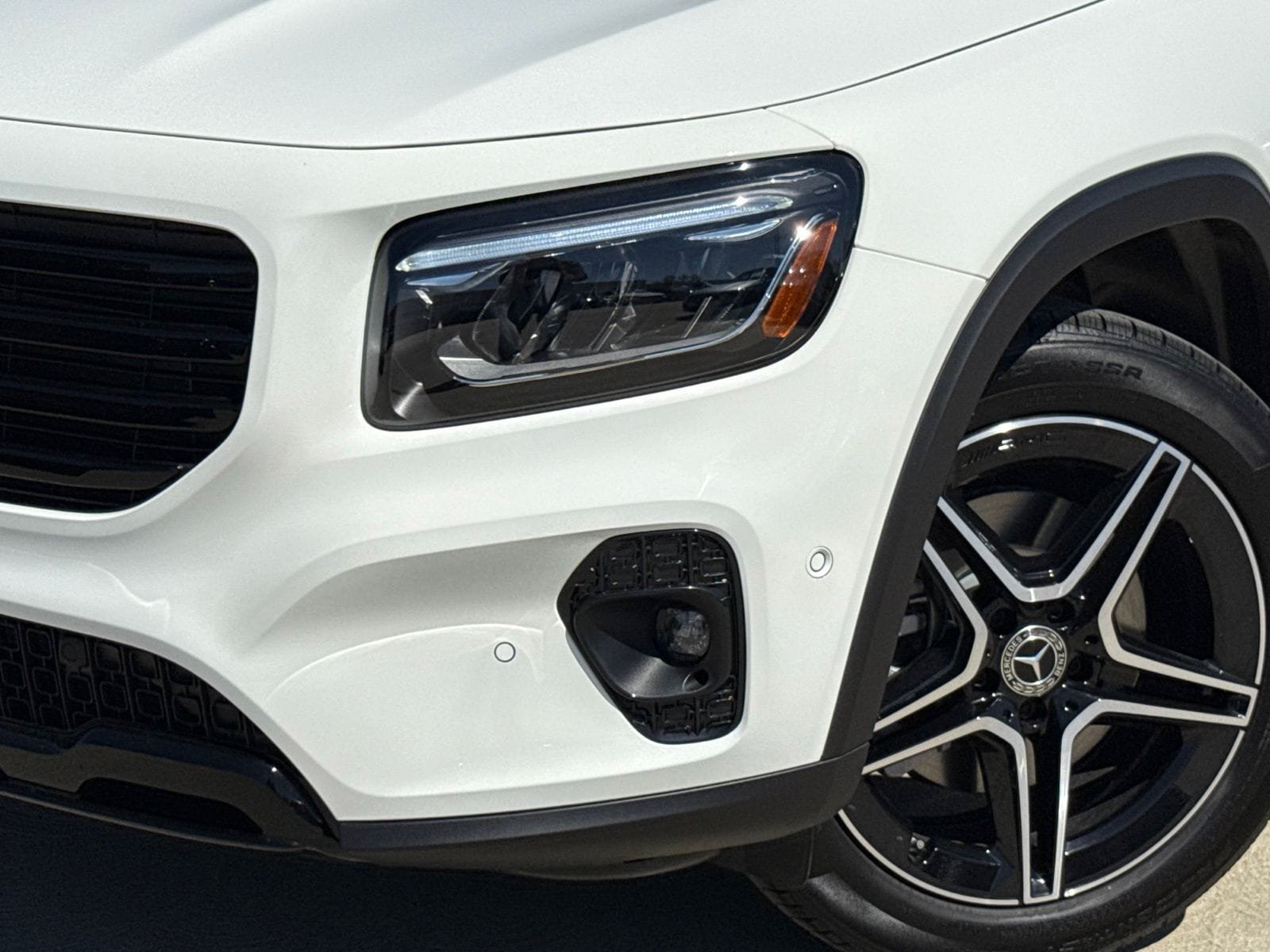 New 2026 Mercedes-Benz GLB 250 image 3