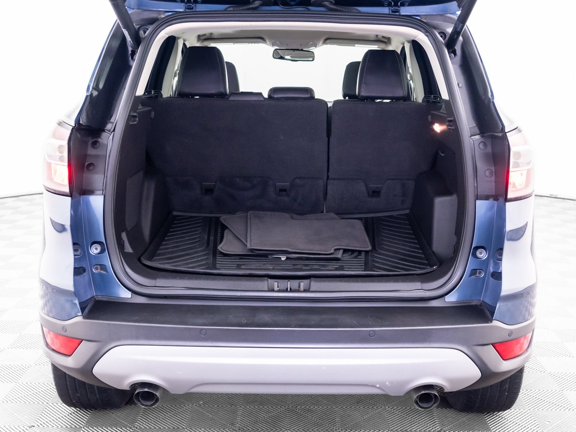 Used 2018 Ford Escape Titanium AWD/4WD image 34