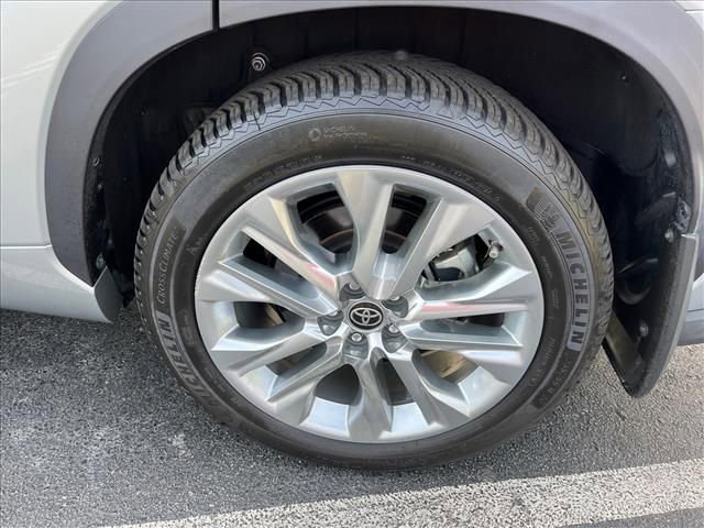 Used 2022 Toyota Highlander Limited image 27