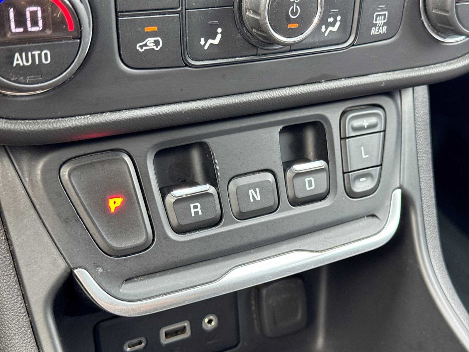 Used 2019 GMC Terrain SLE w/ Driver Convenience Package FWD image 31