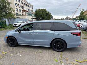 Used 2024 Honda Odyssey Sport image 4