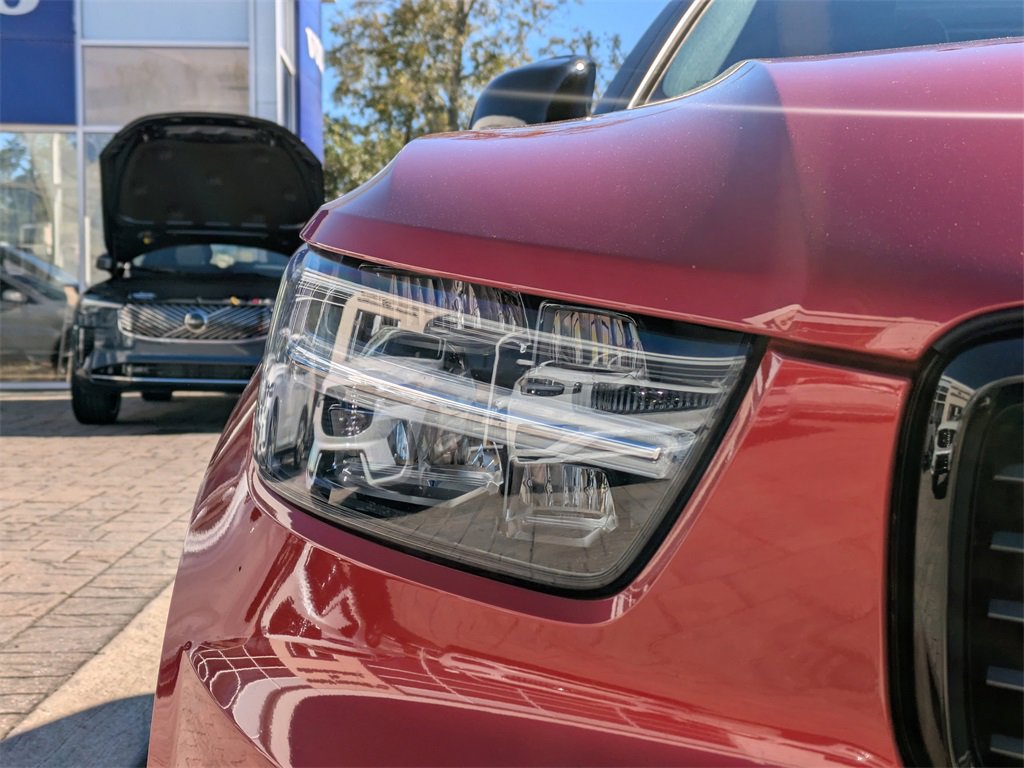 Used 2021 Volvo XC40 T5 R-Design w/ Climate Package image 10