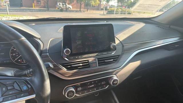 Used 2019 Nissan Altima 2.5 SL FWD image 10