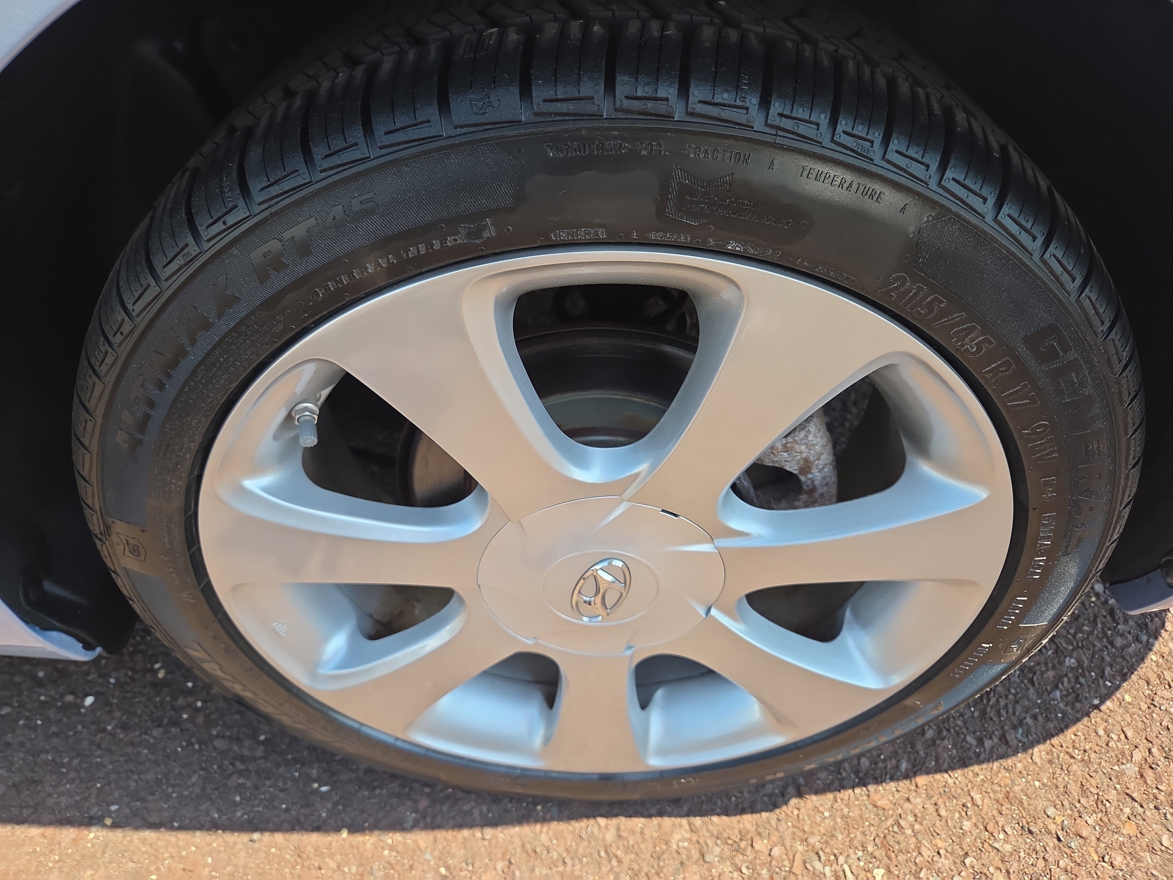 Used 2012 Hyundai Elantra Limited FWD image 11