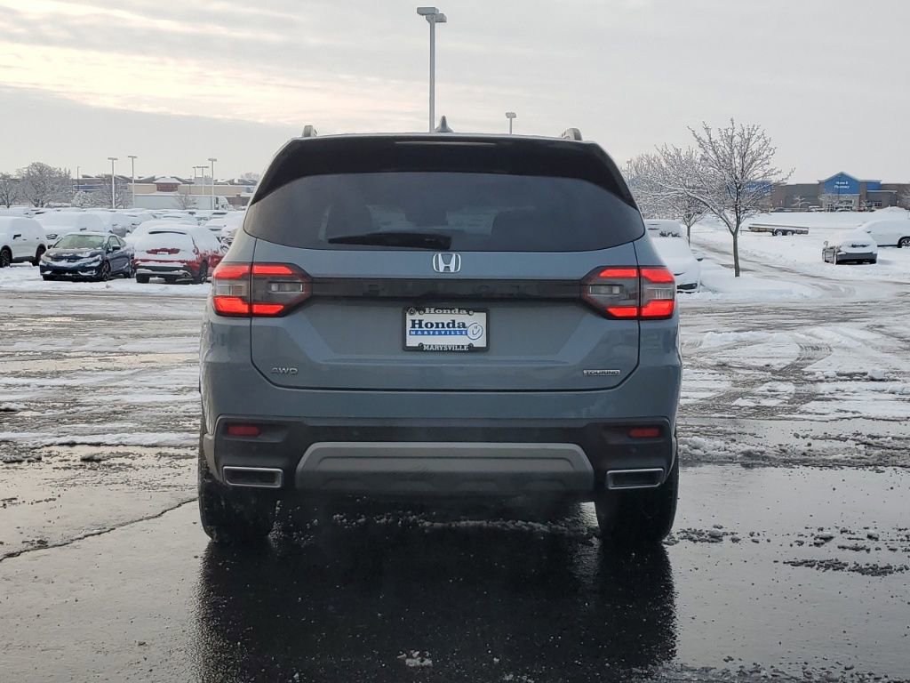 Used 2023 Honda Pilot Touring image 6