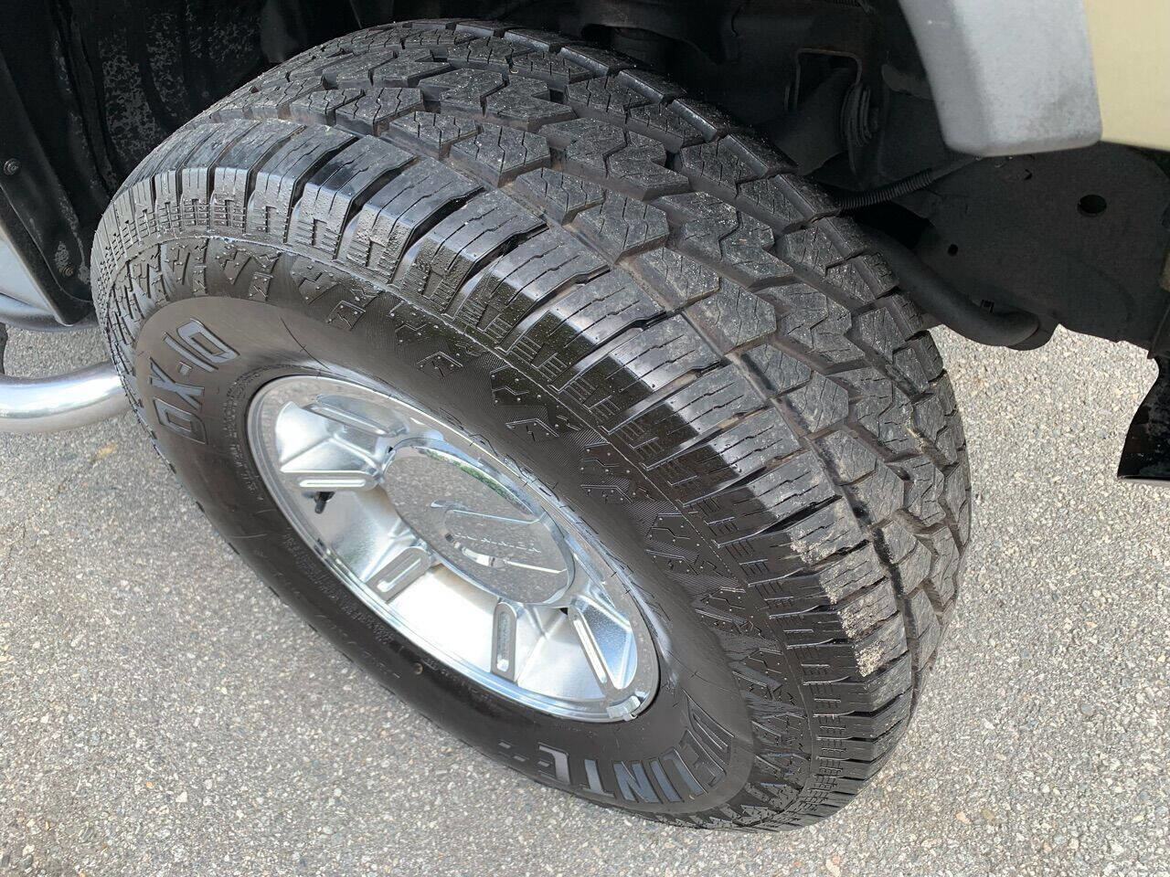 Used 2005 HUMMER H2 SUT w/ Preferred Equipment Group image 9