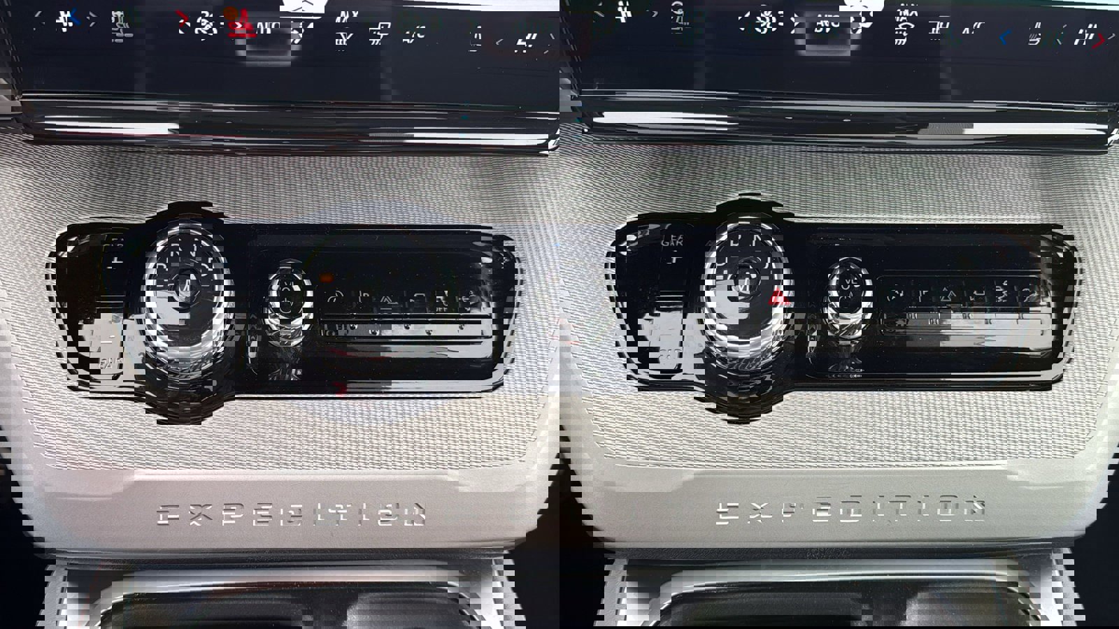 Used 2025 Ford Expedition Active image 19