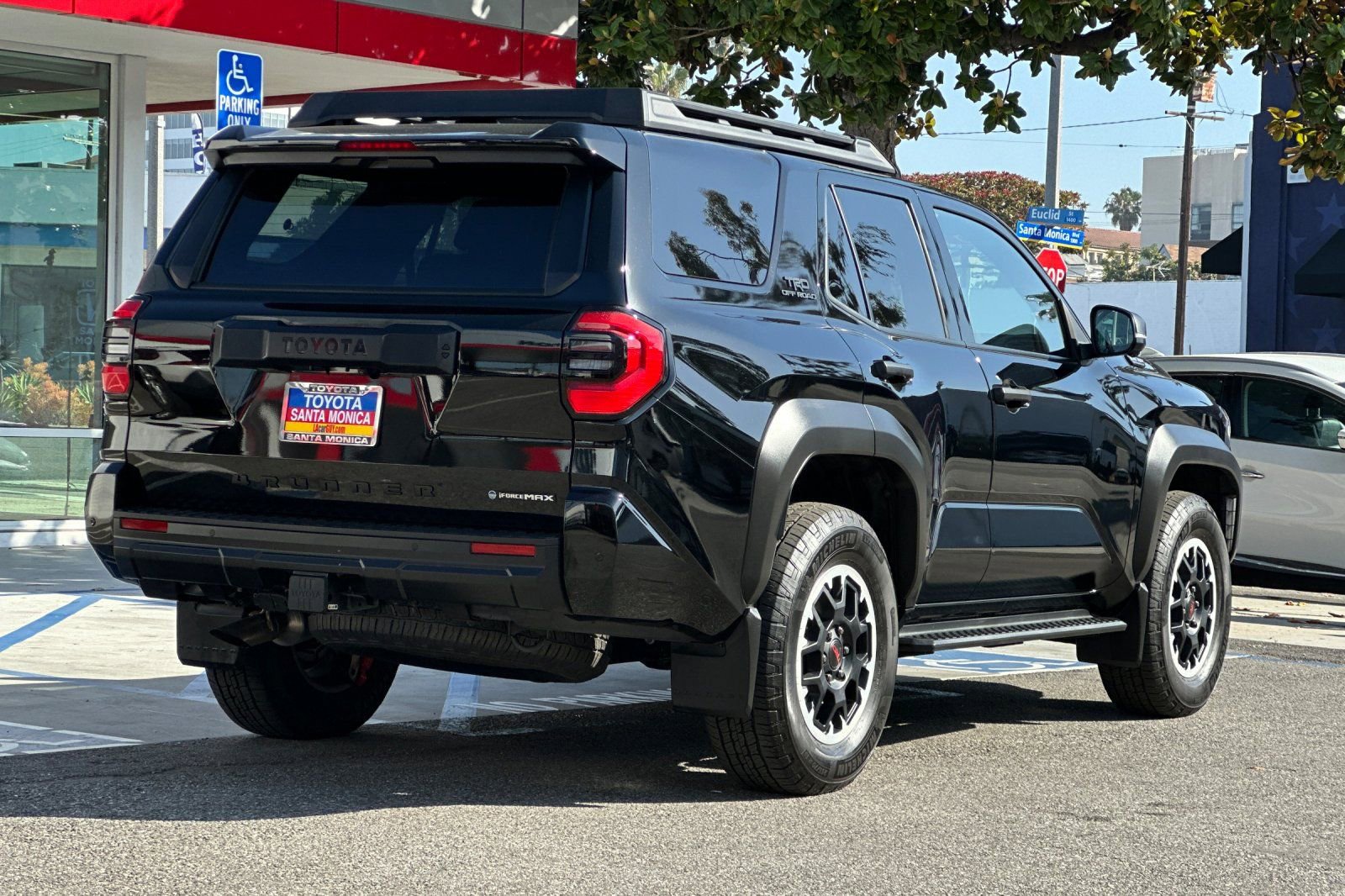 Certified 2025 Toyota 4Runner TRD Off-Road Premium AWD/4WD image 4