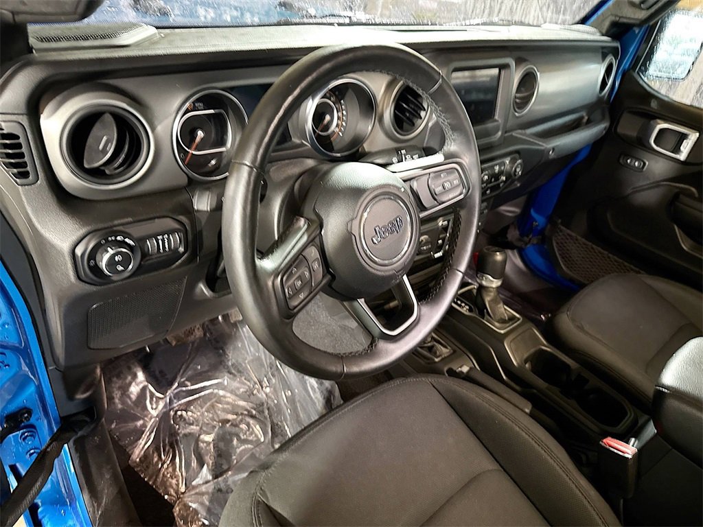 Used 2021 Jeep Gladiator Willys image 10