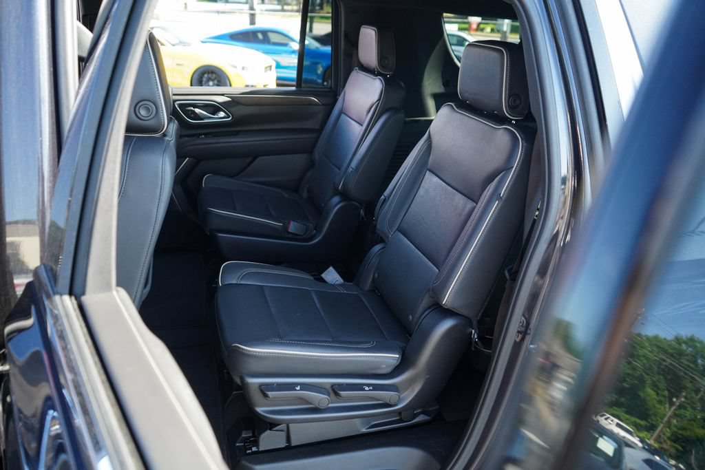Used 2023 Chevrolet Suburban Premier AWD/4WD image 8