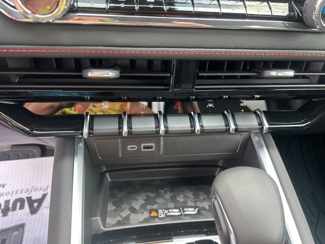 Used 2025 Chevrolet Colorado Z71 w/ Technology Package image 25