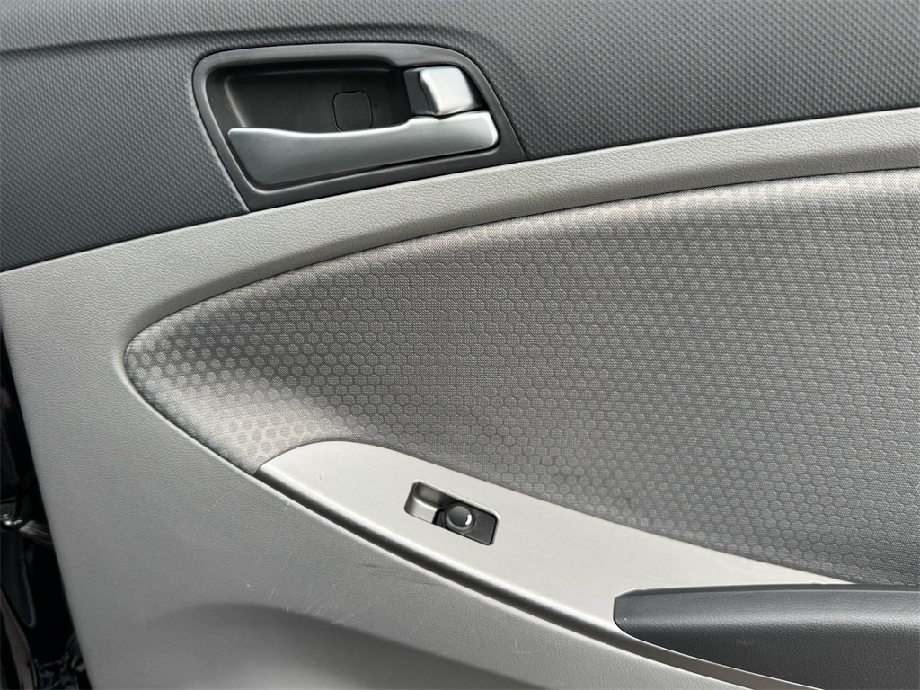 Used 2015 Hyundai Accent Sport image 17