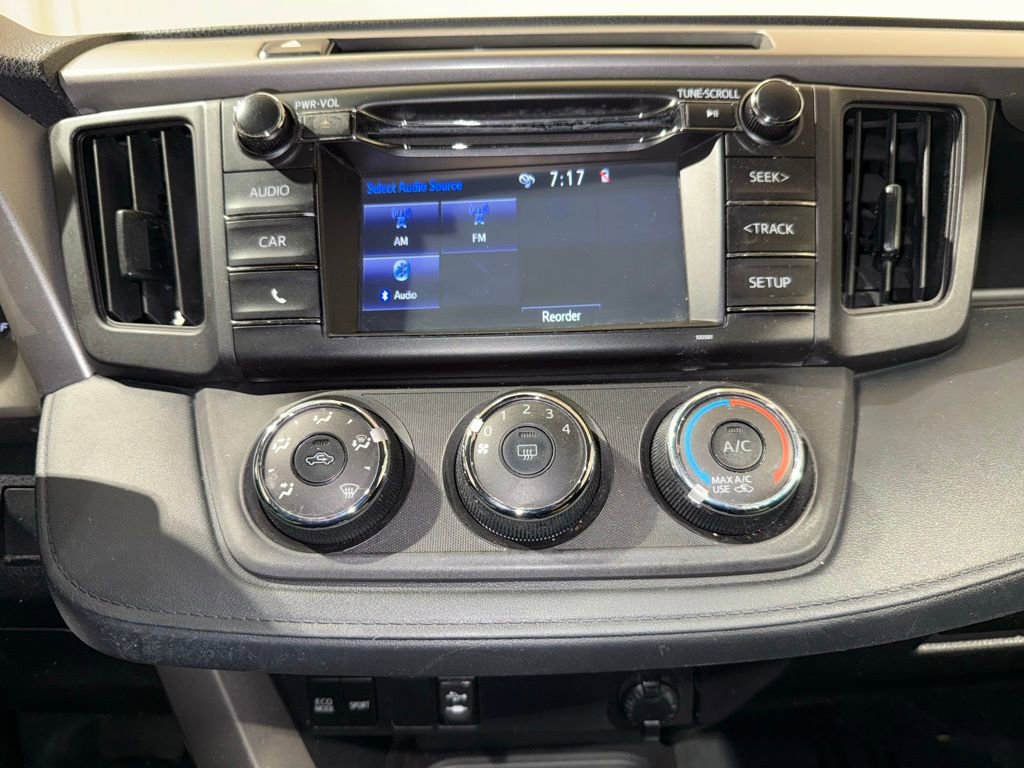 Used 2018 Toyota RAV4 LE image 25