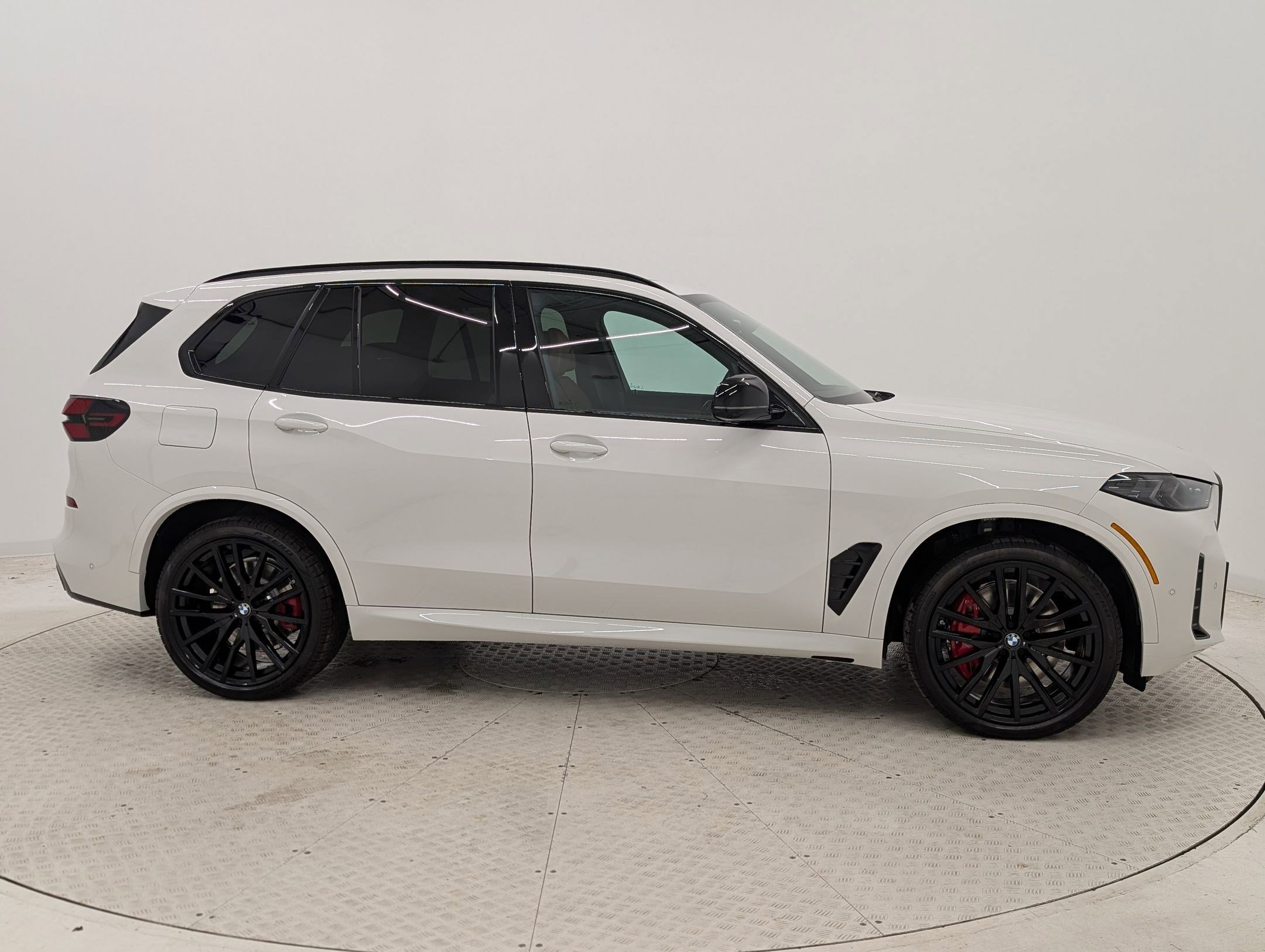 New 2026 BMW X5 M60i image 8