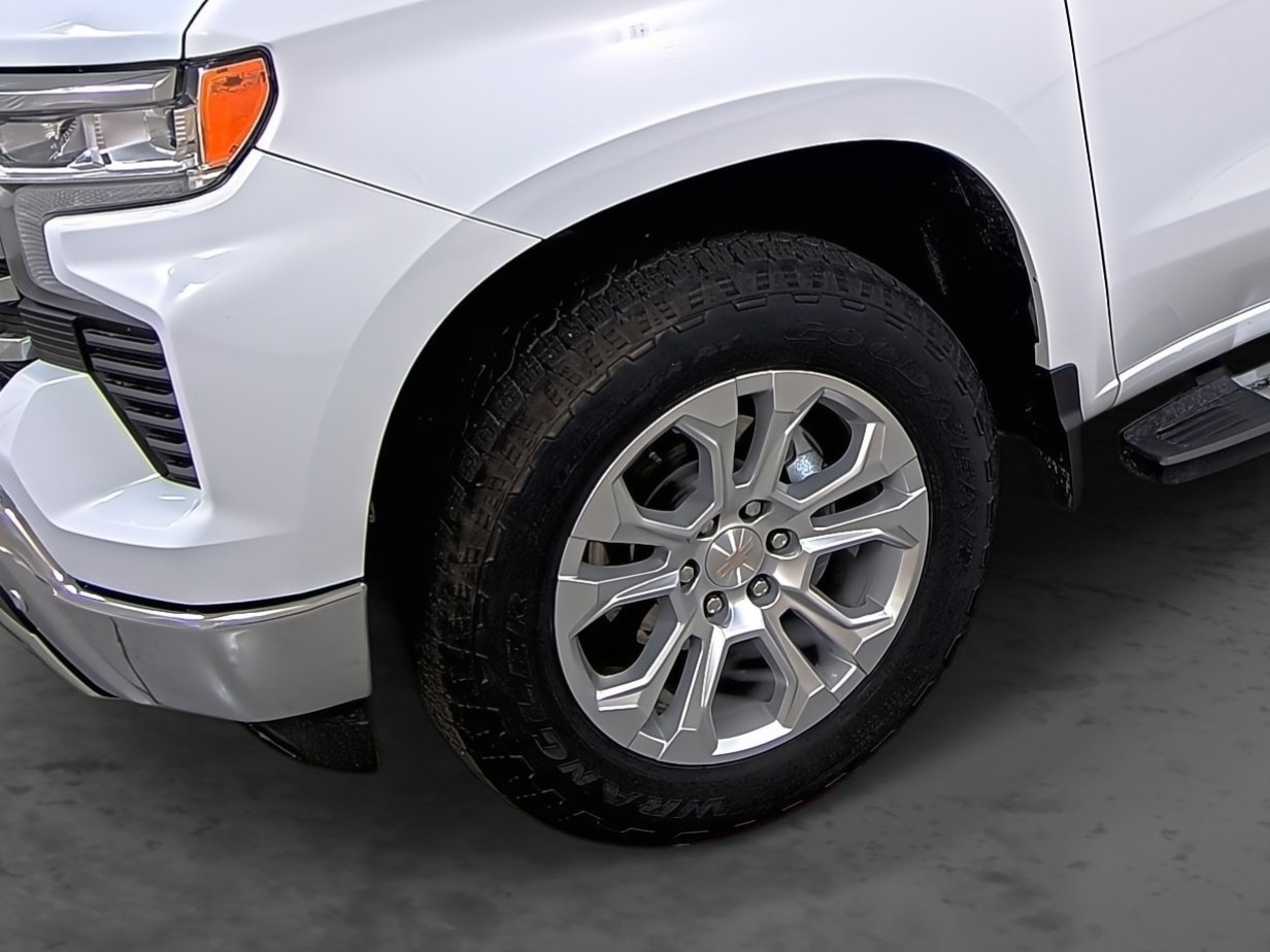 Used 2024 Chevrolet Silverado 1500 LTZ w/ Z71 Off-Road Package image 7