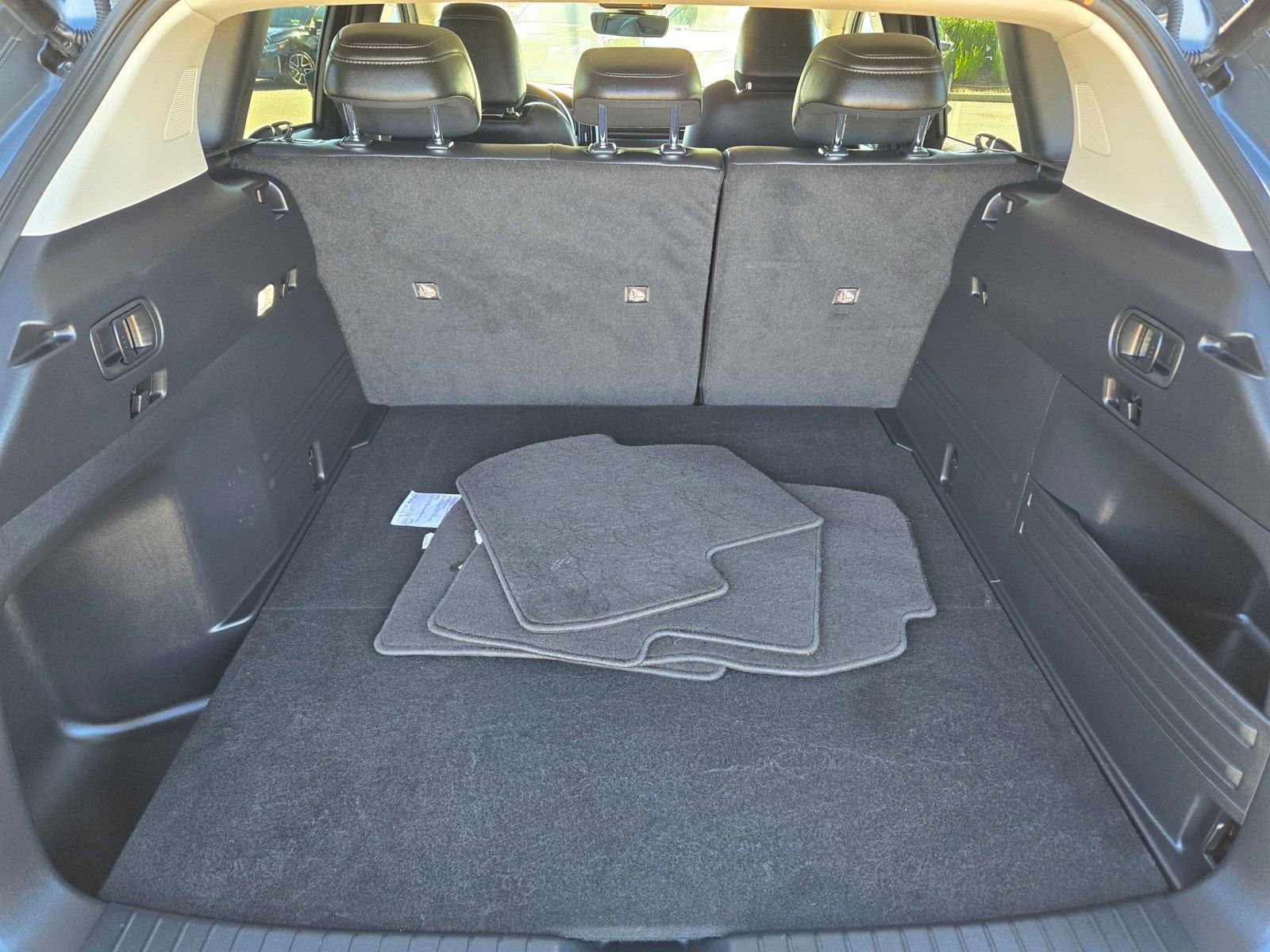 Used 2025 MAZDA CX-50 AWD 2.5 Hybrid w/ Cargo Package image 12