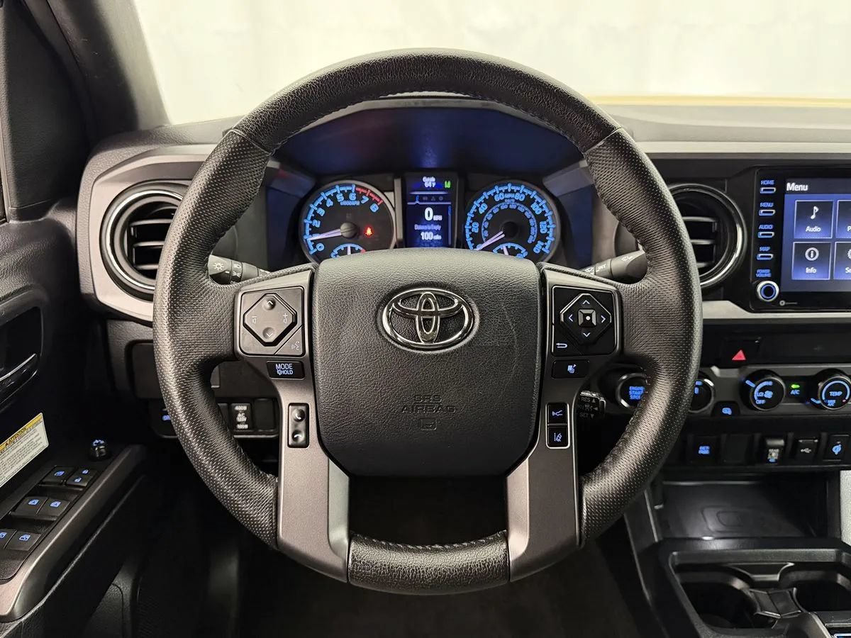 Used 2020 Toyota Tacoma TRD Off-Road AWD/4WD image 11