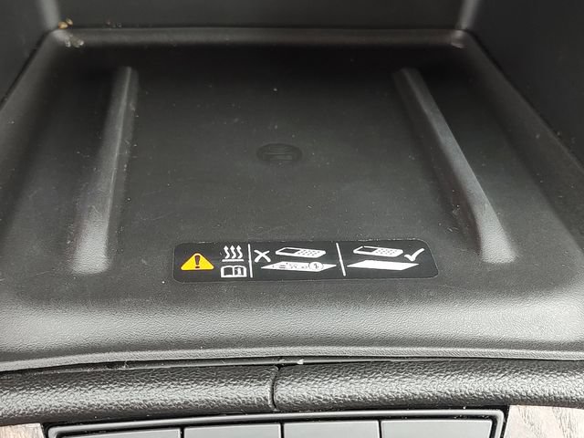 Used 2020 GMC Acadia Denali w/ Technology Package FWD image 18