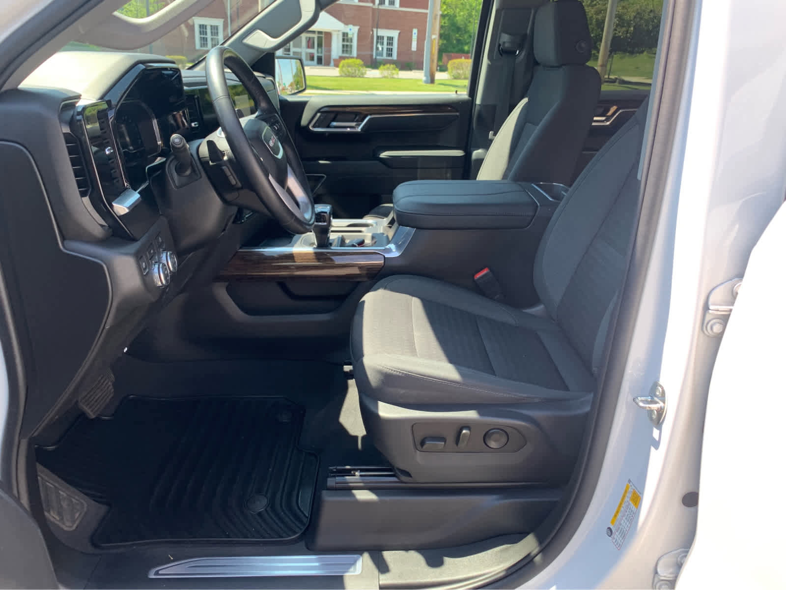 Used 2023 GMC Sierra 1500 Elevation AWD/4WD image 11