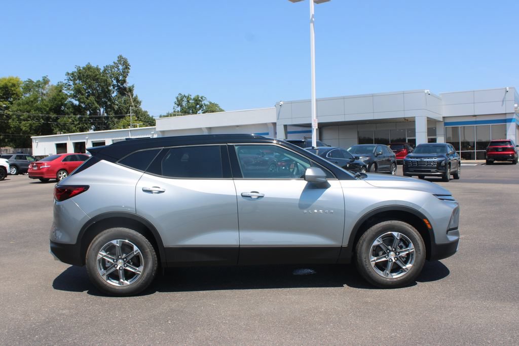 New 2026 Chevrolet Blazer LT w/ Convenience Package FWD image 11