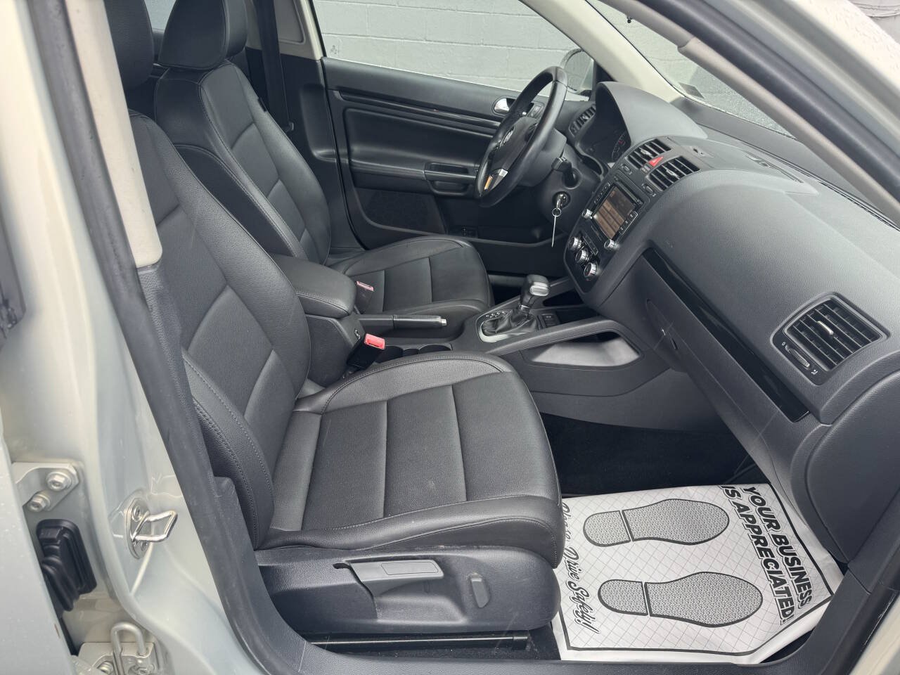 Used 2010 Volkswagen Jetta TDI FWD image 22