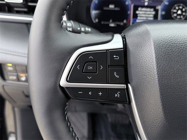 Certified 2025 Toyota Highlander Limited image 40