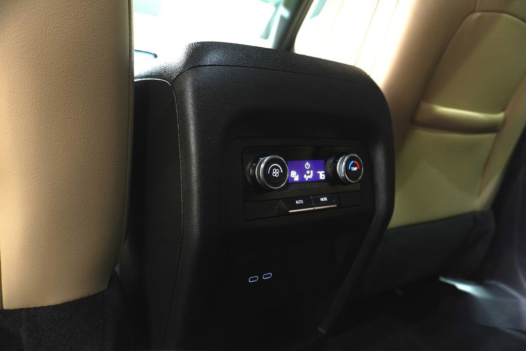 Used 2025 Buick Enclave Preferred image 16