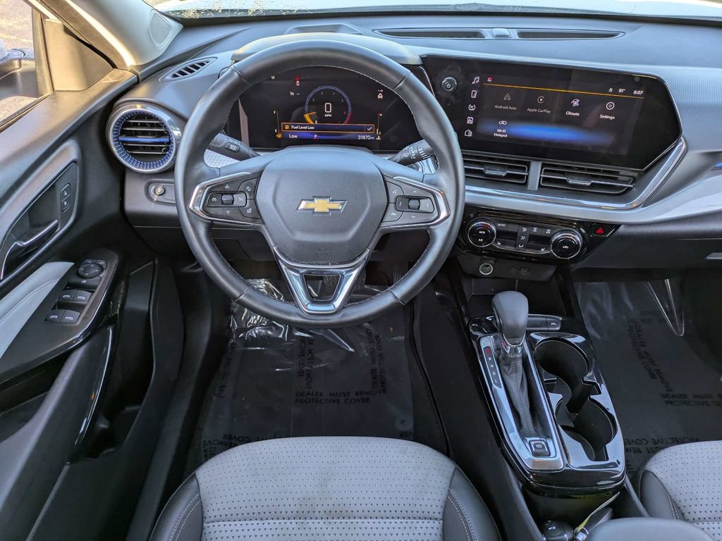 Used 2025 Chevrolet Trax LT w/ LT Convenience Package FWD image 16