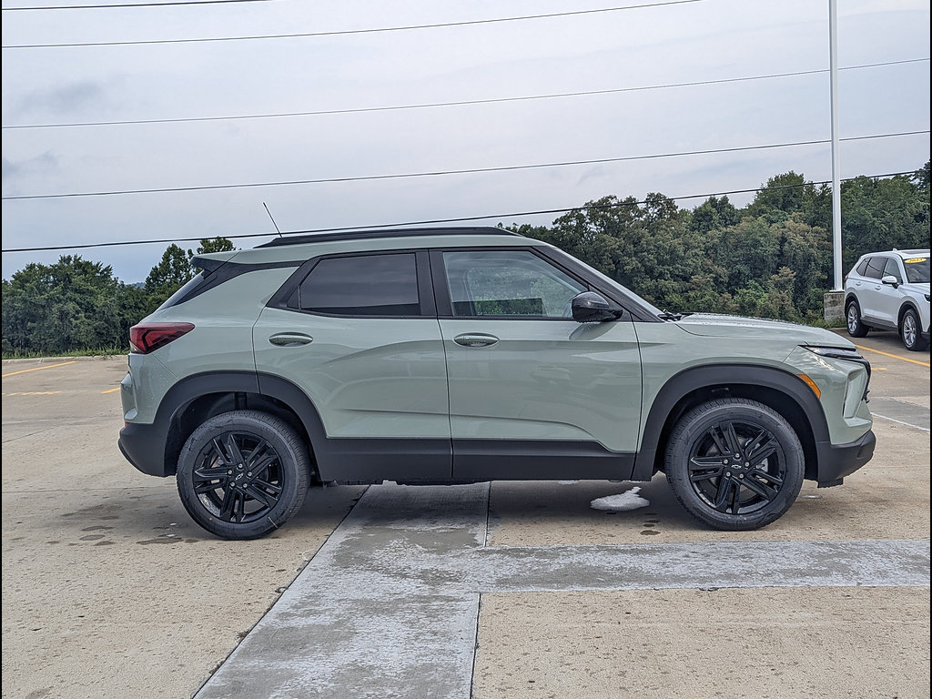 New 2026 Chevrolet TrailBlazer LT w/ Midnight Edition AWD/4WD image 6