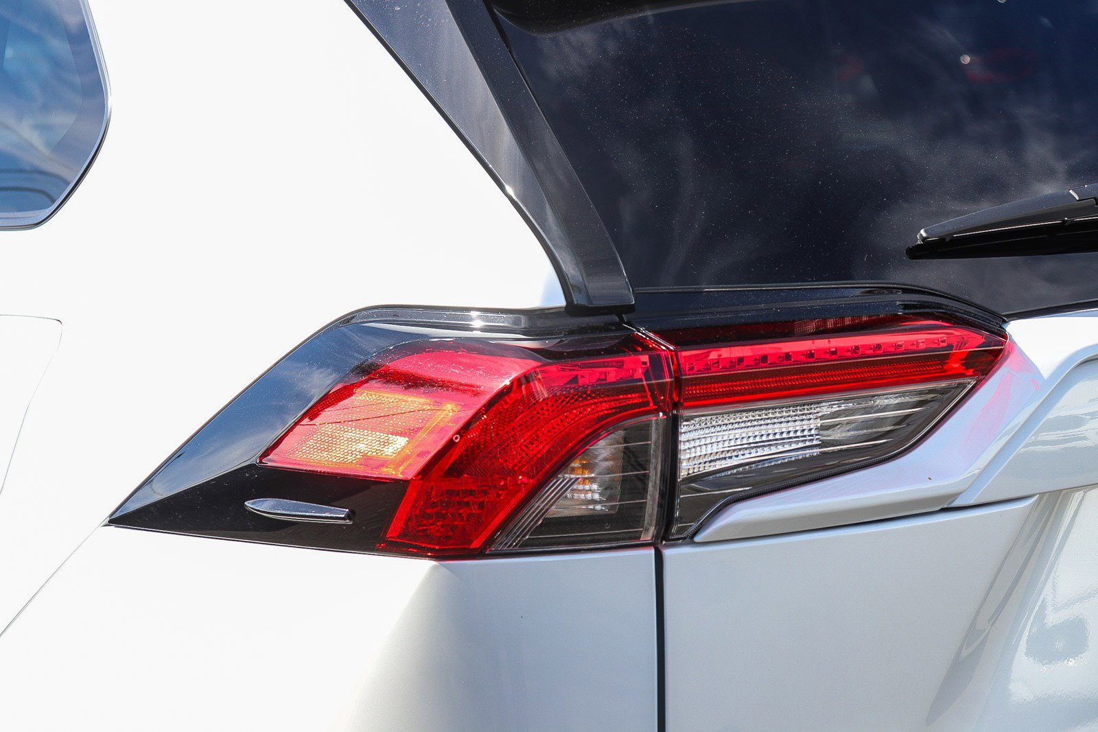 Used 2025 Toyota RAV4 SE image 11