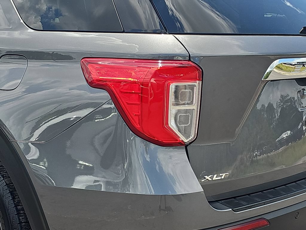 Used 2023 Ford Explorer XLT w/ Equipment Group 202A AWD/4WD image 38