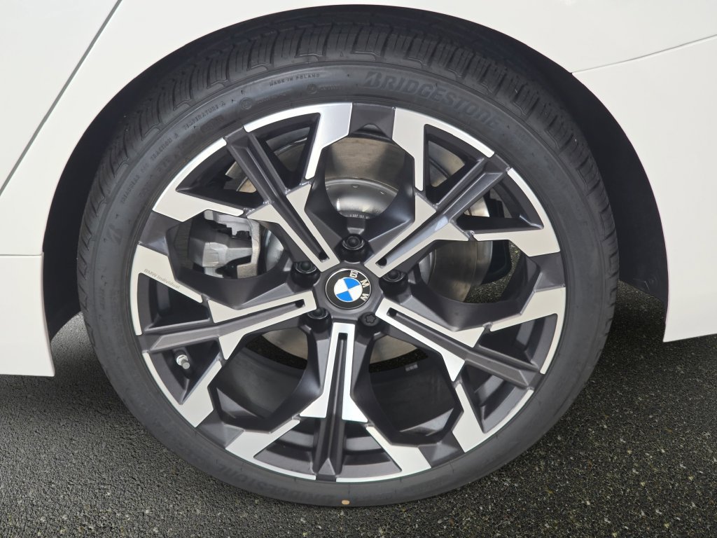 Used 2026 BMW 330i Sedan w/ Convenience Package RWD image 17