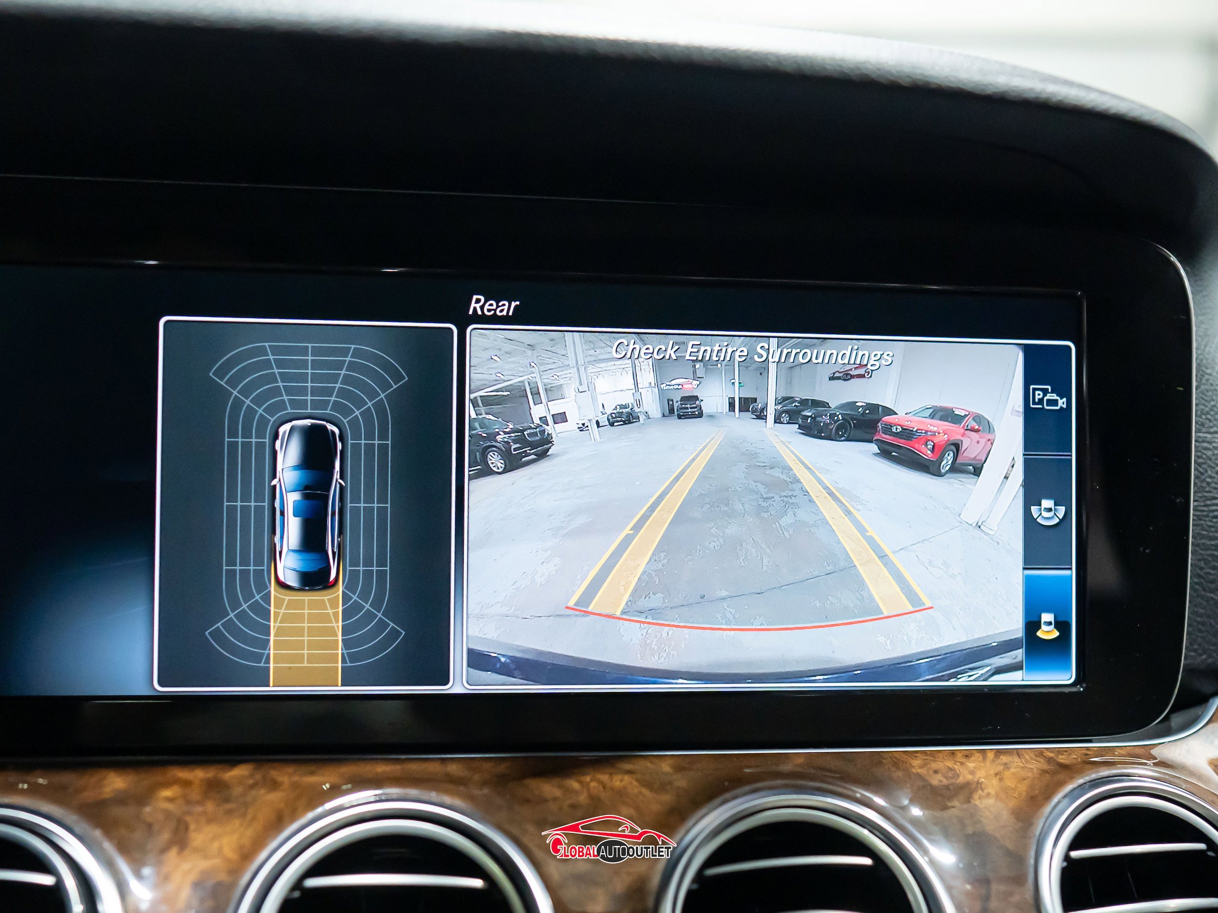 Used 2017 Mercedes-Benz E 300 4MATIC image 32