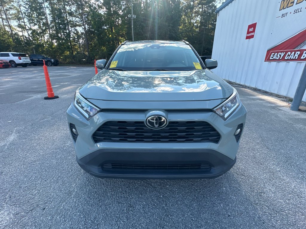 Used 2021 Toyota RAV4 XLE w/ Carpet Mat Package (TMS) FWD image 3
