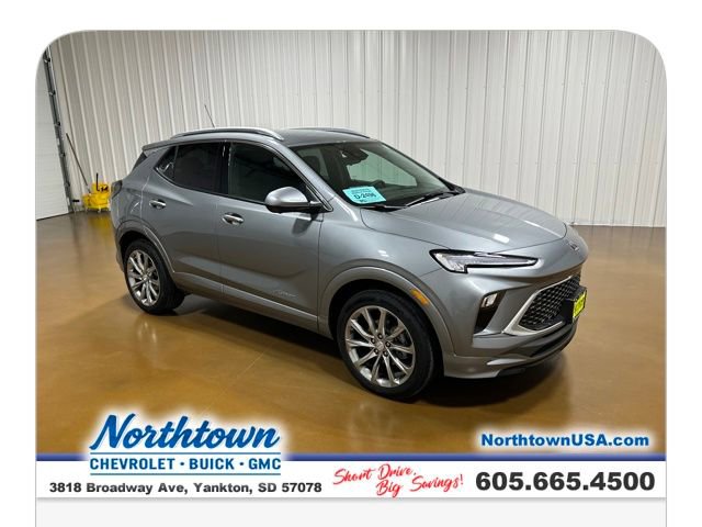 Used 2025 Buick Encore GX Avenir w/ Avenir Technology Package image 7