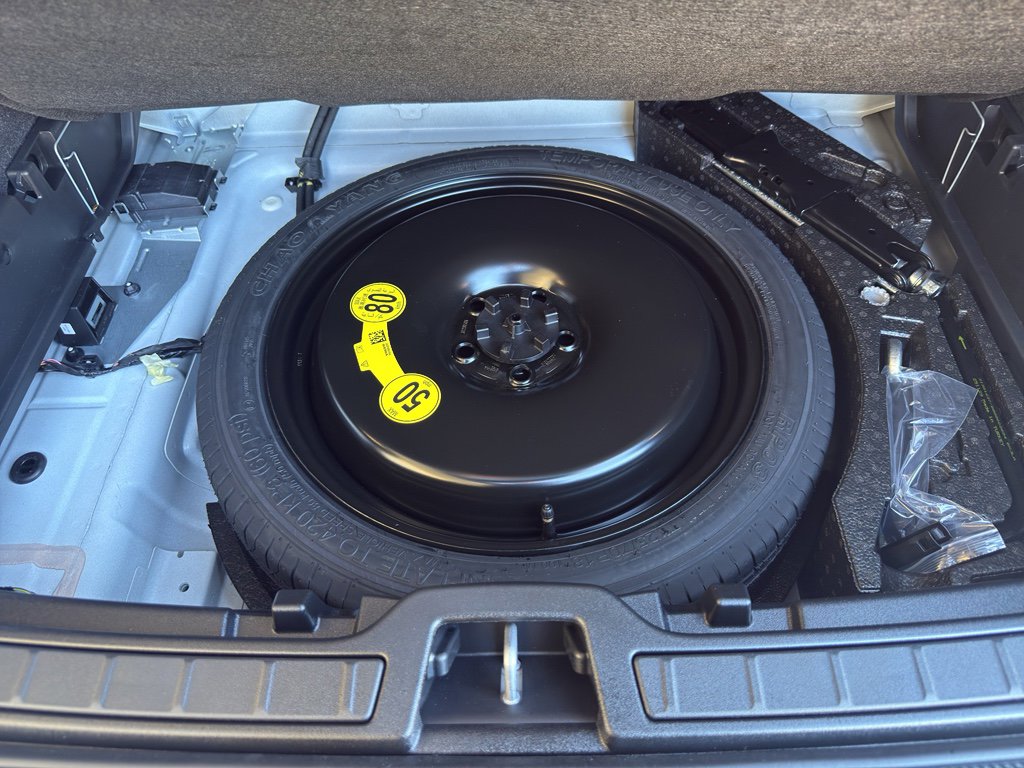 New 2026 Volvo XC40 B5 Plus w/ Protection Package Premier AWD/4WD image 29