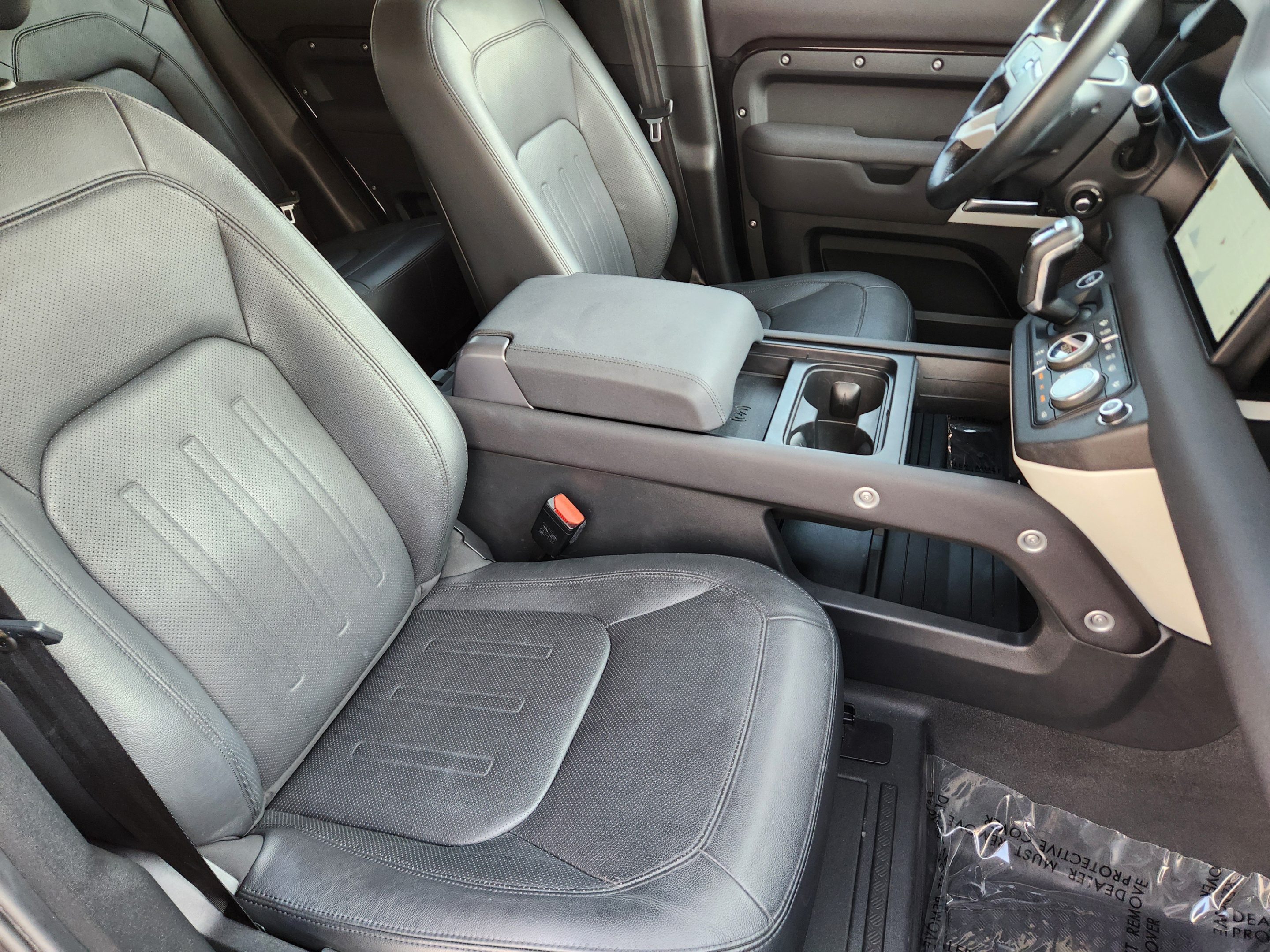 Certified 2022 Land Rover Defender 110 SE AWD/4WD image 9